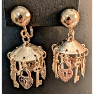 Vintage Gold Tone Screw Back Lock & Key Dangle Chandelier Earrings